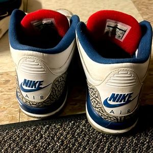 Jordan Retro 3 true blues